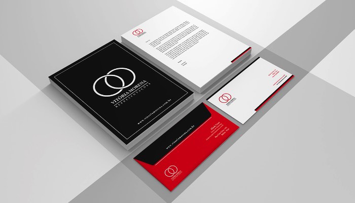 Fabiano Rocha é um designer brasileiro apaixonado por tipografia e por tudo que essa técnica consegue fazer com a comunicação. Para ele, a tipografia é o design gráfico na sua mais pura forma e, preciso dizer que, concordo com ele nisso. 