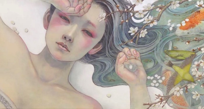 As pinturas a óleo de Miho Hirano tem um espírito e uma inspiração Pré Rafaelita, rejeitando poses mecânicas e composições elegantes. Pode não ser de propósito mas essa foi uma das referências visuais que apareceram na minha cabeça. Coloco a culpa disso tudo no fato de que a atmosfera de seus quadros parecem contar mais do que a narrativa dos mesmos, as modelos principais vem com uma expressão facial quase eufórica e existe uma atenção aos detalhes do mundo natural que não vemos sempre.