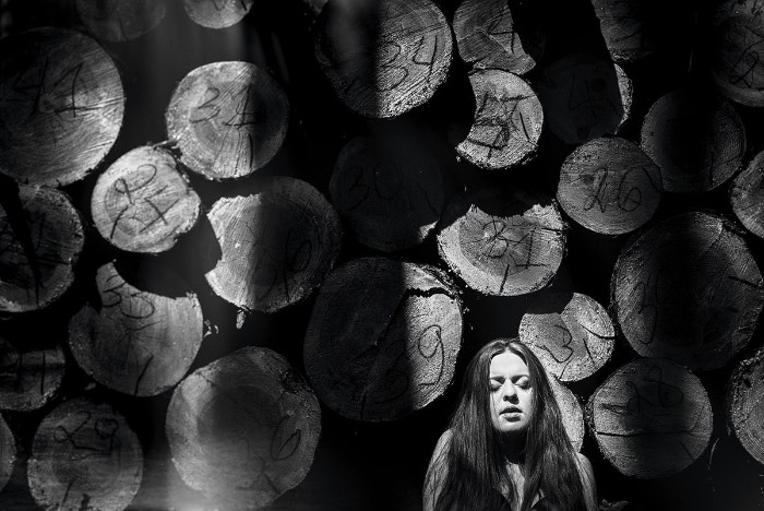 Você aceitaria que alguém te fotografasse durante um orgasmo? Essa foi a pergunta que o fotógrafo Albert Pocej fez para algumas mulheres. Se as pessoas dizem que fariam tudo pela arte, aqui elas gozam por isso.