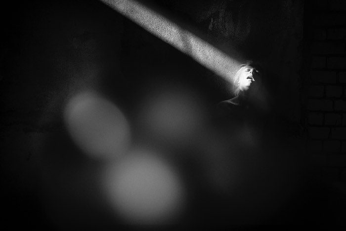 Você aceitaria que alguém te fotografasse durante um orgasmo? Essa foi a pergunta que o fotógrafo Albert Pocej fez para algumas mulheres. Se as pessoas dizem que fariam tudo pela arte, aqui elas gozam por isso.