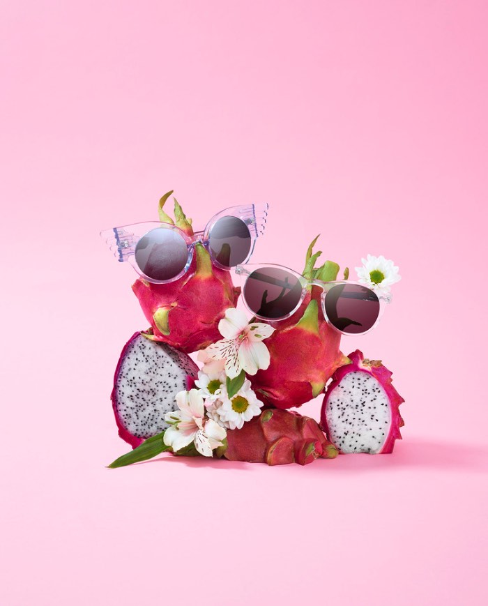 A fotógrafa Victoria Ling tem um portfólio daqueles que deixa todo mundo com um pouco de inveja. Repleto de belíssimos trabalhos de fotografia voltados para objetos e o que o mundo costuma chamar de still life em inglês. Suas composições fotográficas são feitas para clientes renomados e incluem também vários projetos pessoais.