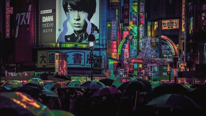 Liam Wong é um designer gráfico escocês e trabalha na Ubisoft de Montreal. Apesar de seu trabalho ser o design, seu portfolio de fotografia anda chamando mais atenção do que qualquer coisa que ele tenha feito previamente. E é tudo culpa de um projeto fotográfico que ele chamou de The beauty of Tokyo at night.