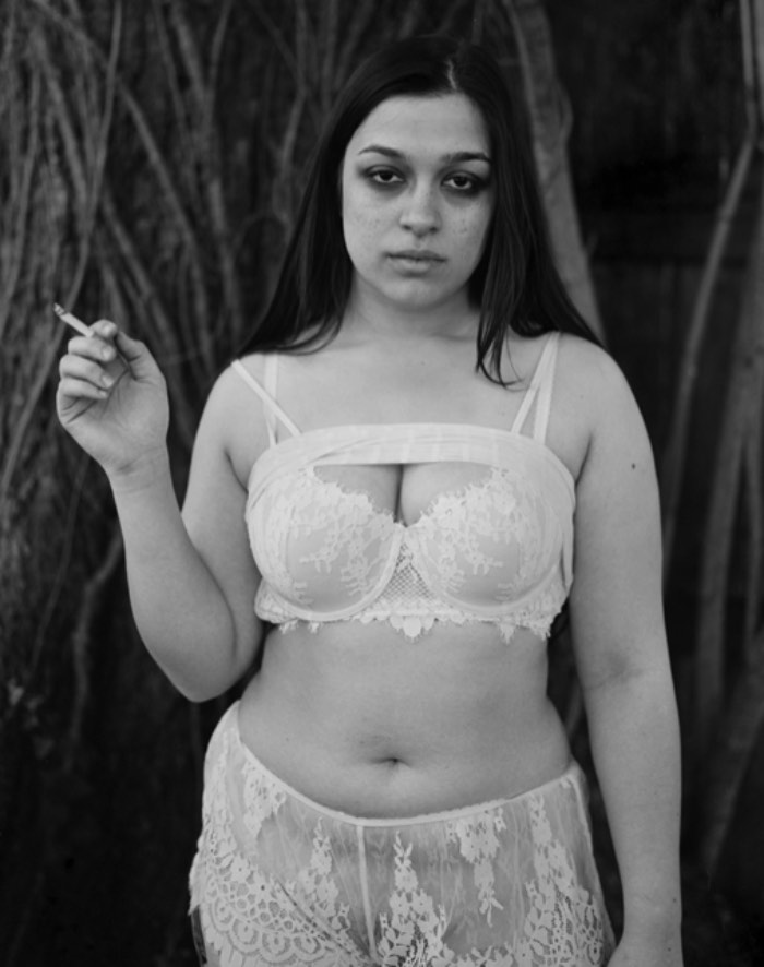 Mandy Torres é uma fotógrafa que trabalha com a beleza natural do corpo humano. Ela fotografa indivíduos do sexo masculino e feminino. Algumas vezes juntos, outras vezes separados. Aliás, um dos seus focos é a diferença entre a intimidade e a sexualidade através da experiências que temos.