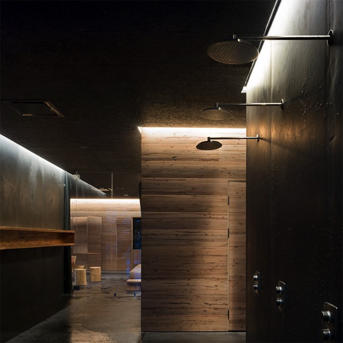 A região de Helsinki conhecida como Hernesaari anda passando por um forte desenvolvimento nos últimos anos. E foi lá que foi inaugurada umas das saunas mais bonitas que já vi na minha vida, a Loyly Sauna. A criação do escritório Avanto Architects surgiu no meio de um bairro que já foi conhecido pelas suas indústrias mas que, hoje em dia, anda se desenvolvendo como uma área urbana voltada para a comunidade local e o turismo. 