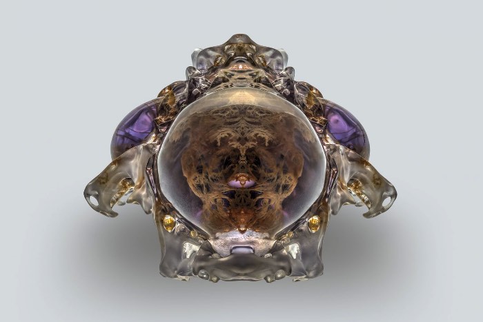 Foi usando das mais avançadas tecnologias de impressão 3D que o MIT desenvolveu a máscara mortuária do futuro. Essas máscaras da morte receberam o nome de Vespers e exploram muito bem os limites e as interseções da vida e da morte mas de um jeito bem abstrato e cheio de arte. 