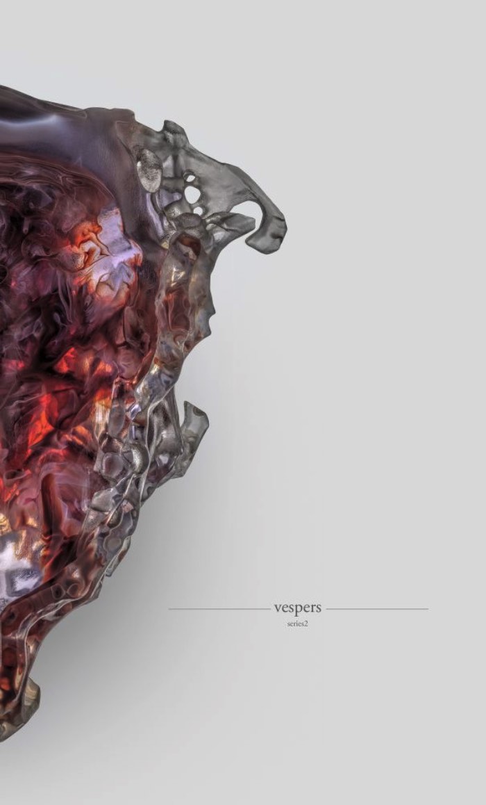Foi usando das mais avançadas tecnologias de impressão 3D que o MIT desenvolveu a máscara mortuária do futuro. Essas máscaras da morte receberam o nome de Vespers e exploram muito bem os limites e as interseções da vida e da morte mas de um jeito bem abstrato e cheio de arte. 