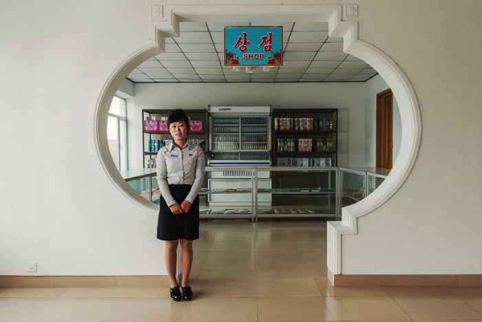 No início de 2014 o Koryo Studio convidou o fotógrafo esloveno Matjaz Tancic para um projeto que envolvia retratos na Coréia do Norte. A equipe tinha permissão do país para fotografar as pessoas em diferentes cidades do país, sejam elas trabalhando ou no dia a dia de comunidades rurais e urbanas. O projeto recebeu o nome de Fotografando a Coréia do Norte e acabou cobrindo mais de 800 quilômetros do país e mostra um pouco da rotina nesse país tão isolado do resto do mundo. 