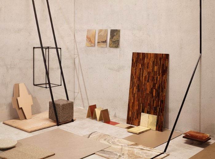 Paloma Rincon é uma fotógrafa espanhola baseada em Madrid mas com uma série de trabalhos feitos para clientes através do mundo. Seja para clientes grandes ou projetos mais experimentais e pessoas, seu trabalho é o resultado do interesse que ela tem por formas, materiais diferentes, texturas, luzes e tipografia. E como isso tudo pode se juntar para criar um resultado único.