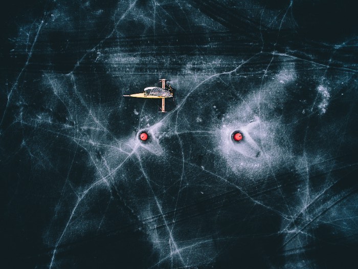 Tobias Hägg é o nome do fotógrafo sueco por trás da fotografia de drones do Airpixelsmedia. Seu trabalho começou há pouco tempo, quando ele criou uma conta no instagram. Foi assim que seu trabalho decolou e ele começou a viajar pelo mundo, fotografando tudo que ele estava vendo por ai. 