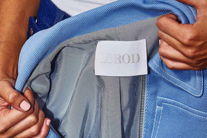 Como Natasha Jen criou a identidade visual da Lorod - Lorod é uma marca onde o clássico encontra com o contemporâneo. Uma marca de moda criada pela dupla Lauren Rodriguez e Michael Freels que quer redefinir a forma com a qual nos vestimos através de construções modulares, tecidos distintos e um forma chique de se vestir inspirada pelo passado.