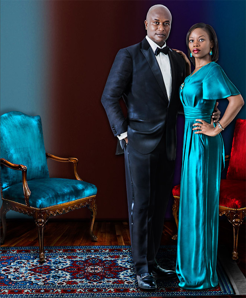 Conheci o trabalha do nigeriano Iké Udé através de sua série de retratos Sartorial Anarchy, que pode ser traduzido como Anarquia Sartorial. Nesse projeto, ele fotografa diversas pessoas vestidas em roupas e fantasias originadas de diferentes lugares do mundo e de linhas de tempo diferentes. Dessa forma, a forma com a qual vemos a história acaba sendo distorcida e acredito que é isso mesmo que ele quer fazer com a nossa visão de colonialismo e da história.