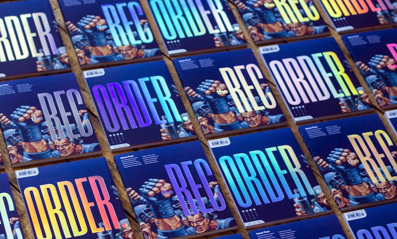 Luke Tonge é um designer gráfico e diretor de arte voltado para revistas e baseado em Birmingham, no Reino Unido. Seu portfólio é repleto de belíssimos trabalhos que misturam tipografia com direção de arte com um foco editorial bem interessante. Pelo menos, eu posso dizer que sou fã do que ele faz. 