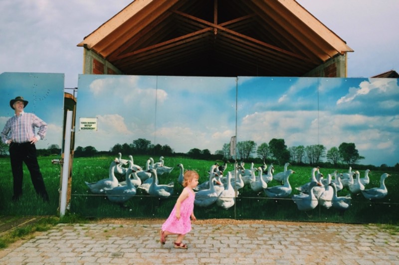 Foi no Tumblr que ele encontrou um sucesso inesperado. Lá, a fotografia de Tomasz Margol atingiu um público enorme e seu blog acabou sendo escolhido como um dos mais interessantes da plataforma pela equipe do Tumblr. Um título que não é todo mundo que pode dizer que tem já que são mais de 300 milhões de blog por lá. Ser escolhido assim não é algo muito simples e ajudou muito na distribuição do seu trabalho. 