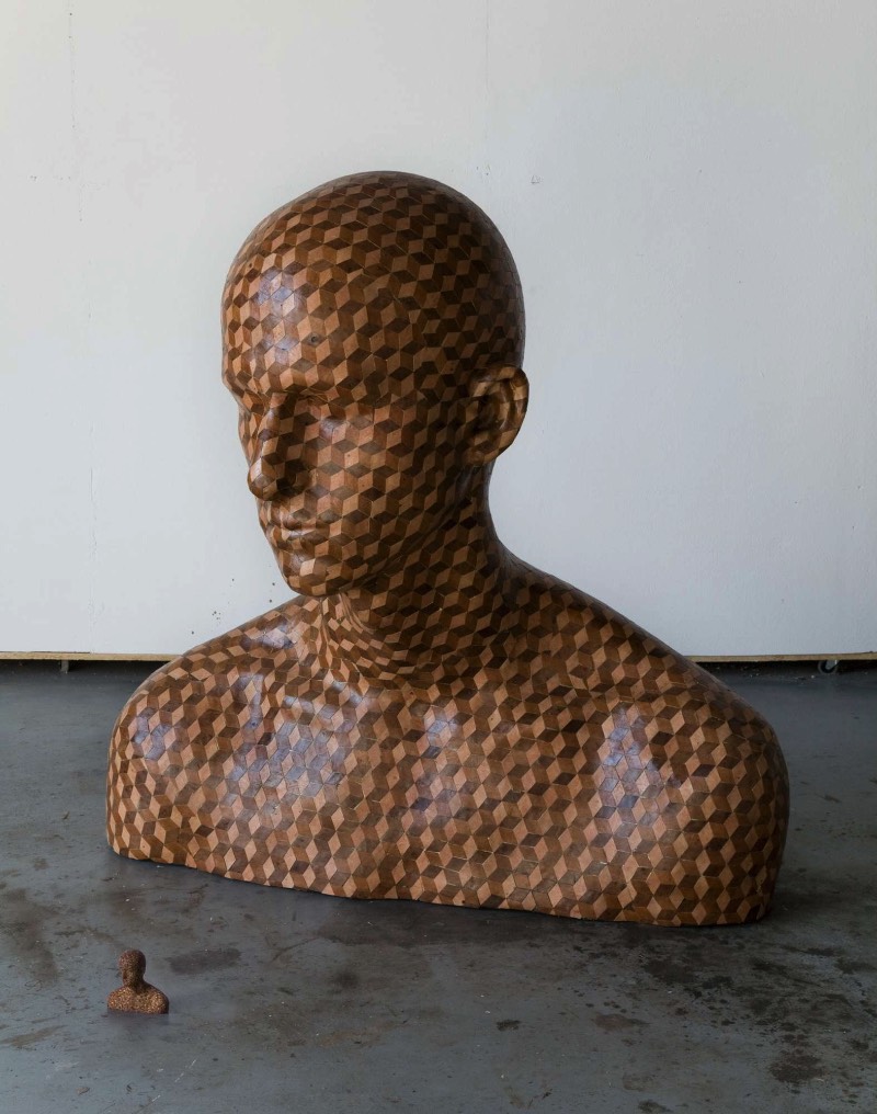 Desde muito jovem, o artista Levi Van Veluw é fascinado pelas coisas que vivem melhor no teoricamente possível mas que são bem difíceis de imaginar. Um mundo de fantasia onde as leis da natureza são diferentes daquelas que vemos ao nosso redor e onde as leis da física são outras. É isso que vive passando pela mente desse artista que, há cerca de dez anos, se encontrou apaixonado pelas obras de ficção científica de mestres como Isaac Asimov e Aldous Huxley.