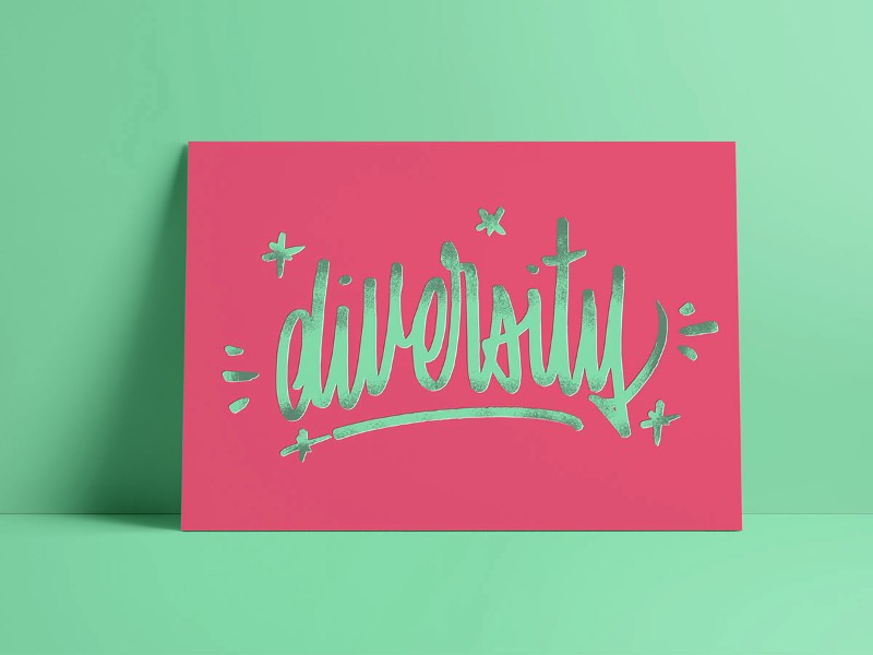 Como amante das letras, Giuseppe Salerno adora observar as placas e as mensagens que aparecem nas marchas de Orgulho Gay pelo mundo. Foi pensando nisso que Love Wins acabou sendo criada. Uma grande coleção de letterings feitos a mão para ajudar o mundo a espalhar o amor e adicionar um pouco de tipografia para essa festa. Love Wins foi feita como uma série de 60 frases escritas a mão e feitas com todo amor para celebrar a diversidade. Essas sessenta frases foram feitas com diferentes estilos, usando diferentes ferramentas e com uma estética bem variada. Você pode usá-las para criar suas mensagens, camisetas, posters, adesivos e tudo mais que você pensar. Tudo que você precisa fazer é espalhar o amor no seu dia a dia e pronto.