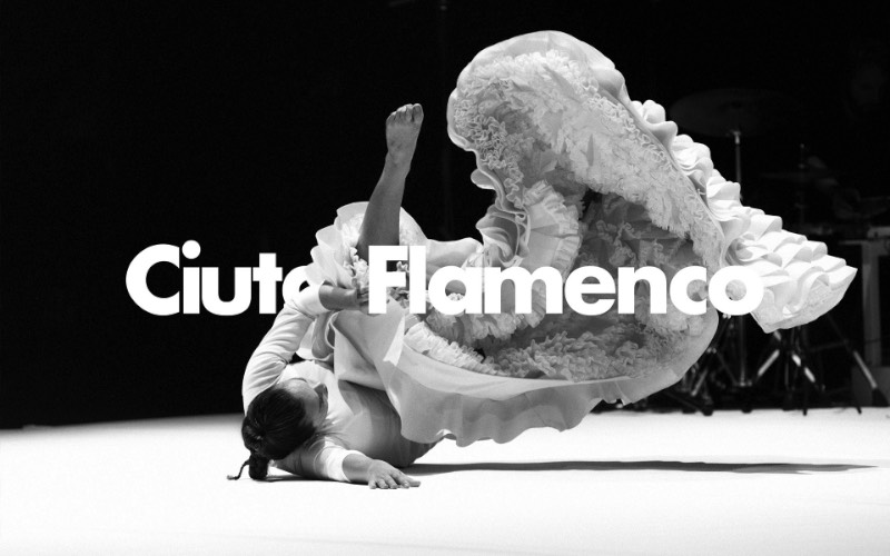 Não deve ser surpresa para ninguém o fato de que Barcelona é uma das capitais mundiais do flamenco. Afinal, alguns dos nomes mais celebrados desse movimento artístico nasceram e viveram pelas ruas da cidade e muitos outros nasceram nessa região da Espanha. É por isso mesmo que um festival como Ciutat Flamenco acontece todos os anos em Barcelona. 