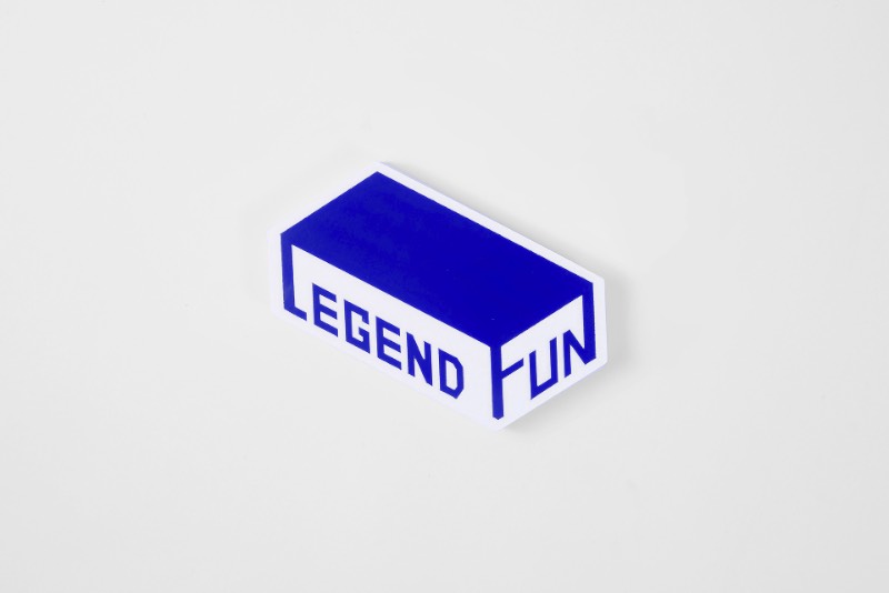 É em Taipei, em Taiwan, que você vai encontrar a loja de board games conhecida como Legend Fun. Essa loja é especializada em jogos de tabuleiro e vem com uma variedade de jogos fora do comum em diferentes níveis de desafio e voltados para todos os tipos de pessoa. Foi para eles que a designer Stella Shih trabalhou para criar uma identidade visual que refletisse tudo isso. 