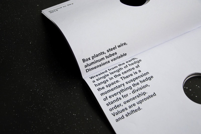 Anders Bakken é um designer gráfico norueguês baseado em Lucerna, na Suíça. De lá, ele trabalha de perto com clientes internacionais para o desenvolvimento de soluções criativas em posters, design gráfico, materiais impressos e branding.