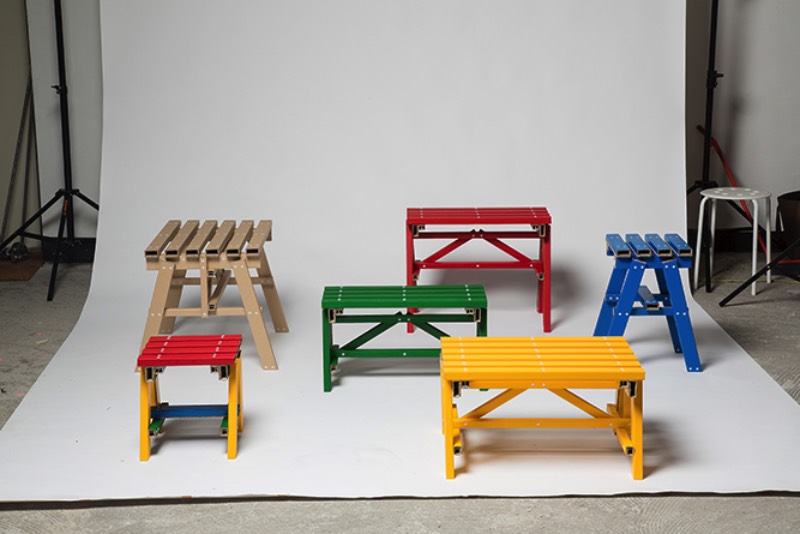 O estúdio de design sul-coreano PESI criou uma mesa de papelão que mais parece feita de madeira. Essa mesa recebeu o nome de Lumber Table e ela foi criada para desenvolver os potenciais não explorados do papelão como parte dos móveis das casas das pessoas. 