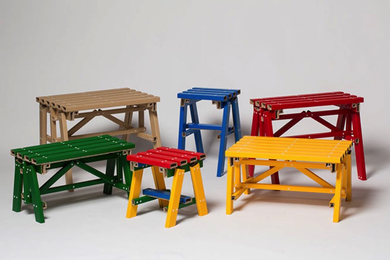 O estúdio de design sul-coreano PESI criou uma mesa de papelão que mais parece feita de madeira. Essa mesa recebeu o nome de Lumber Table e ela foi criada para desenvolver os potenciais não explorados do papelão como parte dos móveis das casas das pessoas. 