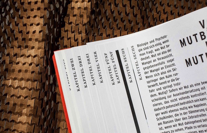 Bruch Idee & Form é um estúdio de design fundado por Kurt Glänzer e Josef Heigl, na cidade de Graz, na Áustria. Eles são reconhecidos no país como uma referência de design gráfico e seus serviços são divididos entre design editorial, web design, embalagens e branding. 