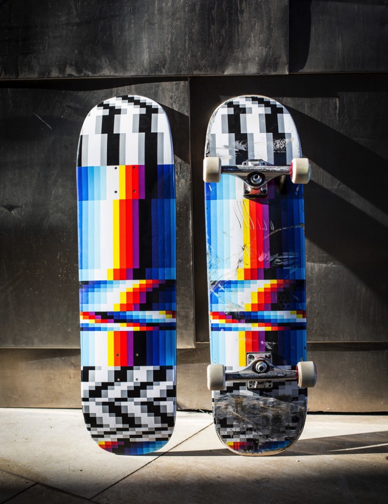 A marca de skate Miller Division começou uma série limitada de boards em colaboração com a plataforma artística Ink and Movement. Essa série limitada recebeu o nome genérico de Signature Series mas começou com um trabalho bem especial. Felipe Pantone, um artista que é bem conhecido no mundo pelo seu trabalho de composições cinéticas e cheias de cores energéticas, foi o primeiro a criar boards de skate com seu estilo único de pintura. 