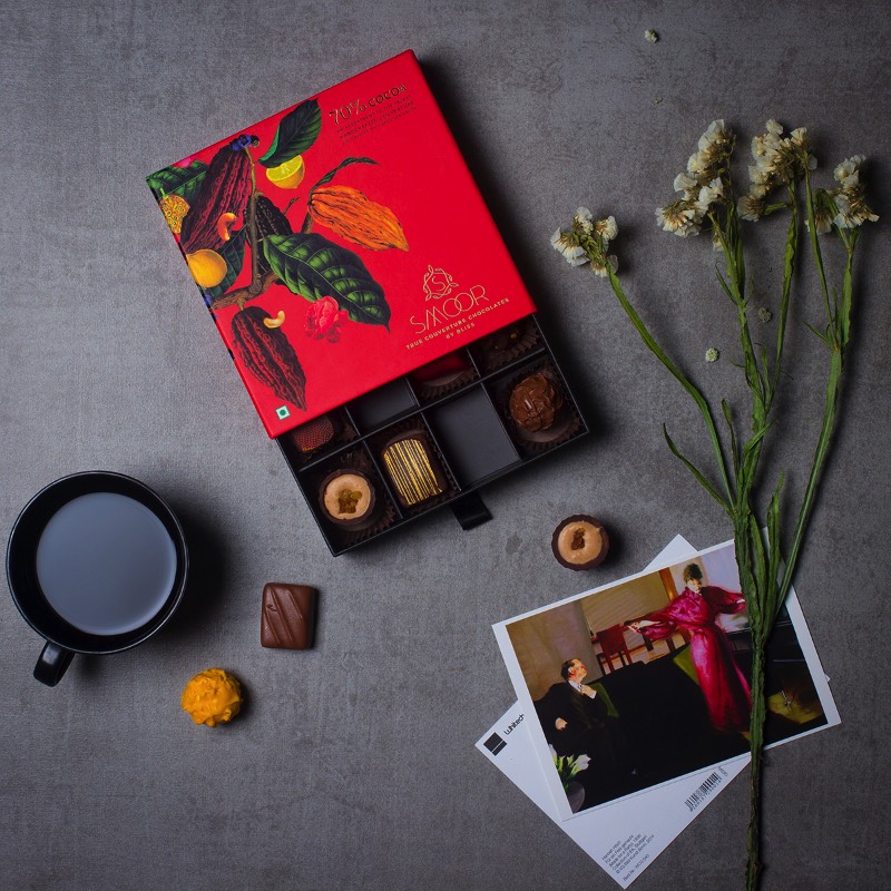 As Embalagens cheias de Ilustracoes Botânicas que a Bloombox Brand Engineers criou para a Smoor Chocolates 0