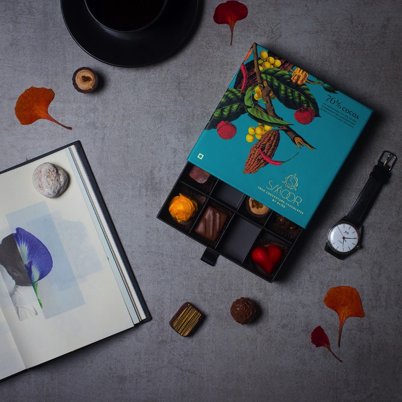 As Embalagens cheias de Ilustracoes Botânicas que a Bloombox Brand Engineers criou para a Smoor Chocolates 0
