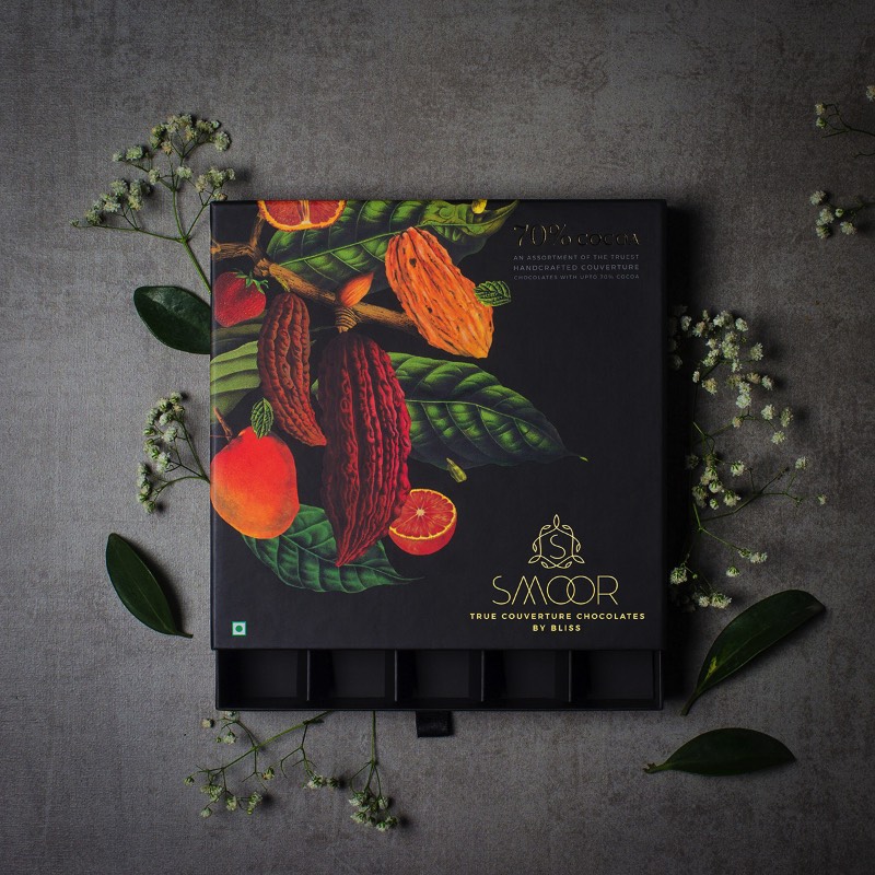 As Embalagens cheias de Ilustracoes Botânicas que a Bloombox Brand Engineers criou para a Smoor Chocolates 0