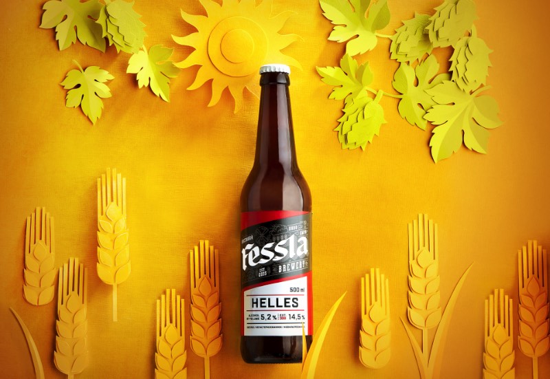 Não conhecia o trabalho de design dos russos da UNBLVBL até me deparar com o perfil deles no Behance e me apaixonar com uma embalagem feita para que pode ser a melhor cerveja do Cazaquistão. Fessla é o nome dessa cerveja que é bem famosa no seu país de origem. Isso acontece porque ela é mais do que apenas uma cerveja. Ela é um hotel, um pub, uma cervejaria e os locais conhecem tudo isso sob o nome Fessla.
