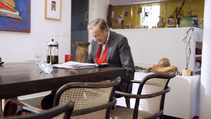 O vídeo que você pode ver logo abaixo foi dirigido por Dan Covert, um artista e diretor de filmes, para o Dress Code. No filme você pode ver um pouco dos sessentas anos de história e muitos logos de sucesso da dupla Tom Geismar e Ivan Chermayeff, que morreu em dezembro de 2017. Essa dupla dinâmica esteve a frente do escritório de branding Chermayeff & Geismar & Haviv que foi responsável por alguns dos logos mais icônicos da história como o canal de tv NBC, o banco Chase Manhattan, a National Geographic, a agência Grey, Mobil e muitos e muitos outros.