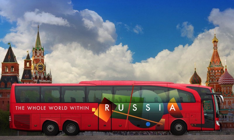 Uma equipe de cinco designers de diferentes agências e escritórios acabaram de publicar uma nova identidade visual para o Departamento de Turismo da Rússia. Cheio de referências ao movimento artístico conhecido como Suprematismo, iniciado pelo pintor Kazimir Malevich por volta de 1913, essa identidade visual tenta trabalhar uma nova forma do país trabalhar com seu branding. Além do lado estético, ainda temos um novo slogan que pode ser traduzido como O Mundo Inteiro Dentro da Rússia. 