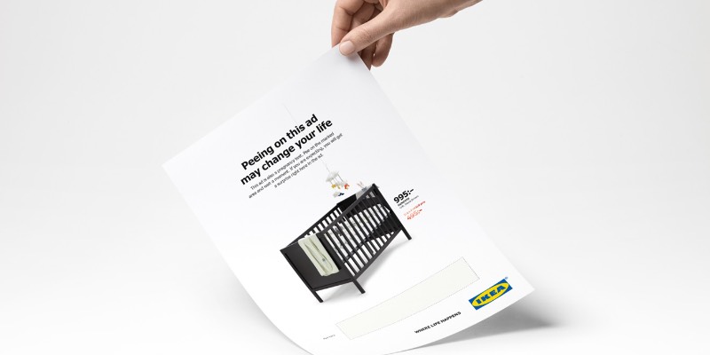 “Urinar nesse anúncio pode mudar sua vida”. Essa é a promessa que a IKEA fez na sua mais nova campanha publicitária na Suécia. Criança da agência de publicidade Åkestam Holst em colaboração com o pessoal da Mercene Labs que desenvolveu a tecnologia por trás desse teste de gravidez.