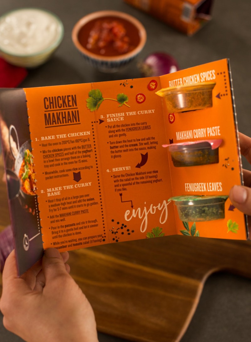 Simply Cook é um serviço de assinatura de comidas que vem com um livro de receitas com um visual cheio de cores e com um uma estética bem interessante. Criação do estúdio B&B em colaboração com Path. 