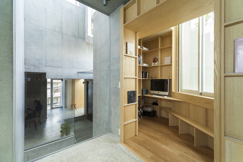 O arquiteto japonês Akihisa Hirata completou um projeto de uma residência de vários andares no distrito de Otsuka em Tóquio. Esse projeto é mais um dos seus trabalhos que misturam arquitetura com inúmeras referências a natureza. Tree-Ness House foi o nome que esse projeto acabou recebendo e você pode entender o motivo desse nome nas imagens que selecionei abaixo.
