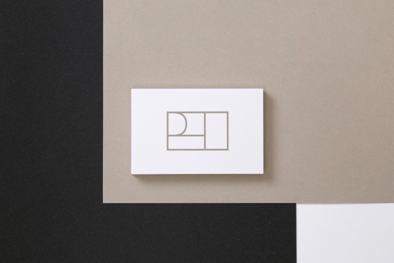 O trabalho de design gráfico que você vai pode ver aqui vem do estúdio fundado por Monica Lovati em 2010. Normalmente, tudo que sai do estúdio é feito muito próximo dos clientes, sempre tentando a chegar em um melhor resultado possível. É assim que eles trabalham na criação da identidades visuais, design gráfico e direção de arte. 