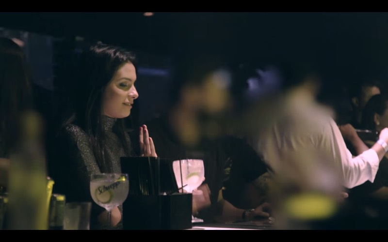 Três mulheres foram convidadas pela Schweppes Brasil para vestir um vestido em uma balada paulistana. Mas esse vestido não é nada normal. Ele registra todas as vezes que essas mulheres são tocadas sem consentimento e, cada uma dessas interações é enviada para um computador que registra tudo e transforma esse abuso cotidiano em informação. 