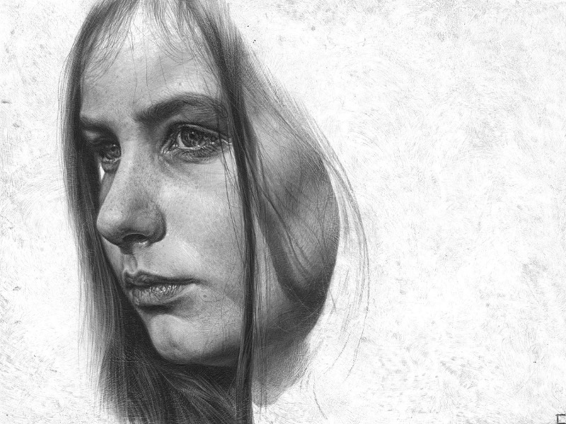 Existe uma qualidade emocional nos retratos criados por Steve Caldwell. Suas obras são feitas com uma atenção especial nos detalhes, com modelos que muitas vezes posam em ângulos inesperados. Algumas vezes, eles olham para baixo ou de perfil e passam uma expressão diferente. Mas o que mais me chamou a atenção aqui é seu olhar para detalhes que acaba superando os retratos e criando algo quase sublime. 