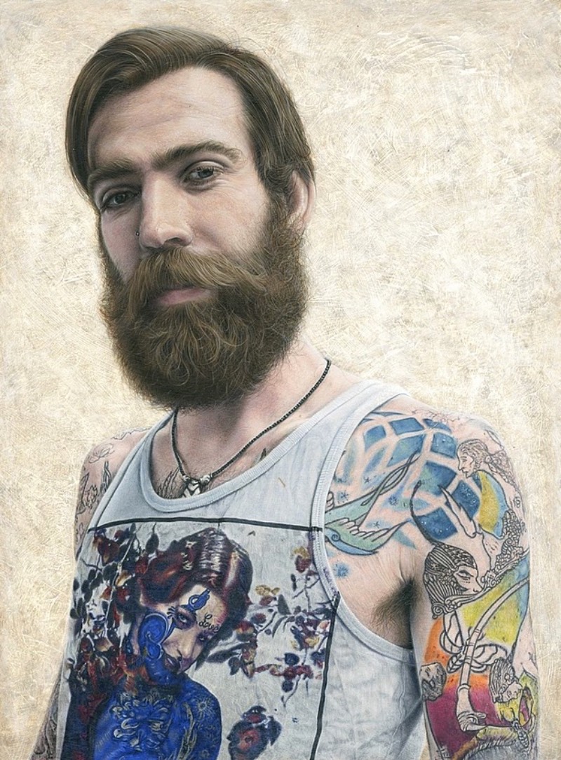 Existe uma qualidade emocional nos retratos criados por Steve Caldwell. Suas obras são feitas com uma atenção especial nos detalhes, com modelos que muitas vezes posam em ângulos inesperados. Algumas vezes, eles olham para baixo ou de perfil e passam uma expressão diferente. Mas o que mais me chamou a atenção aqui é seu olhar para detalhes que acaba superando os retratos e criando algo quase sublime. 