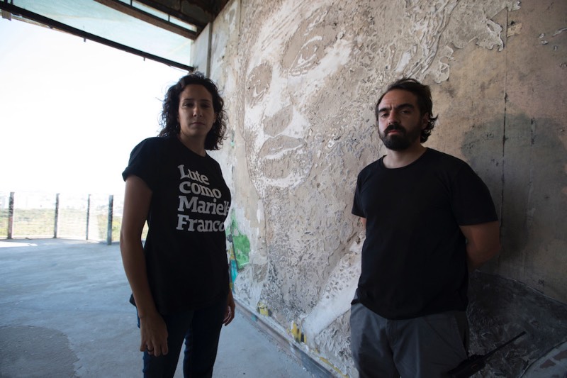 Em setembro de 2018, o artista português conhecido como Vhils, criou o poderoso mural lembrando a vida de Marielle Franco. O mural foi feito em Lisboa, durante o Festival Iminente e como parte da campanha Brave Walls da Anistia Internacional.