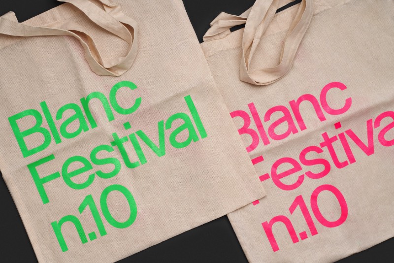 Blanc Festival é um dos eventos de design gráfico mais importantes da Espanha e anda acontecendo anualmente desde 2009. E o sucesso do evento é o resultado de uma combinação de familiaridade com a presença de designers mais do que fenomenais e suas apresentações. Foi assim que o evento se tornou algo essencial para todos criativos na Catalunha e na Espanha.