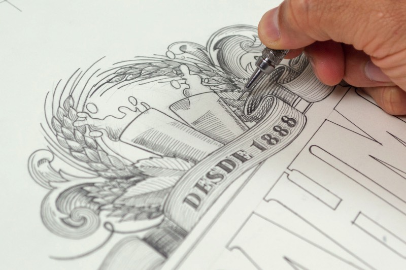 Em 2016, Jackson Alves trabalhou em um projeto de lettering e de design de embalagens para a cerveja Brahma. A ideia era a de criar uma nova embalagem para a cerveja, uma embalagem que misturasse um estilo de lettering e caligrafia único mas… Parece que o projeto não deu certo e acabou sendo arquivado.