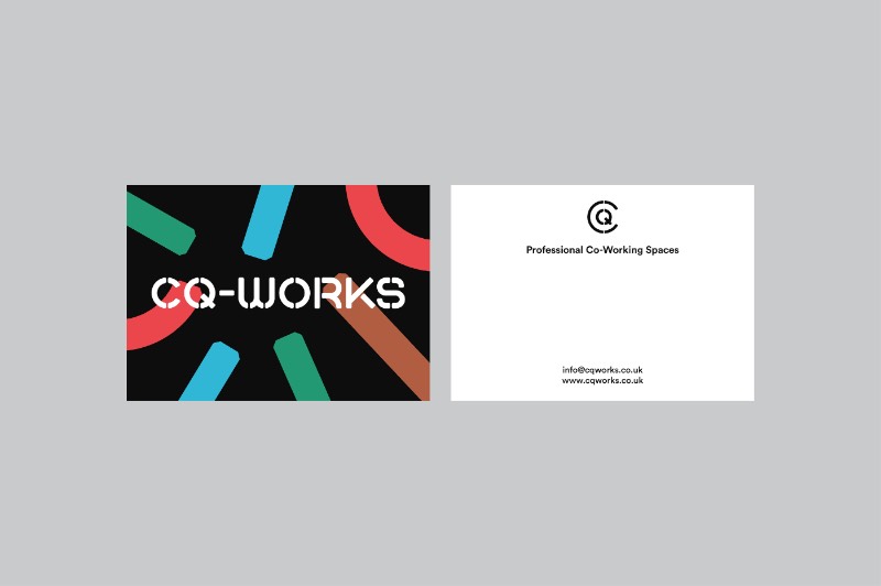 CQ-Works é um espaço colaborativo para pessoas ambiciosas no coração da cidade de Derby, na Inglaterra. O local vem com quatro salas espaçosas que tem tudo que você pode precisar para trabalhar direito. Além das facilidades clássicas de todo co-working space, esse é um local para quem quer trabalhar de forma inteligente. E foi isso que acabou sendo refletido na identidade visual que você pode ver logo abaixo.
