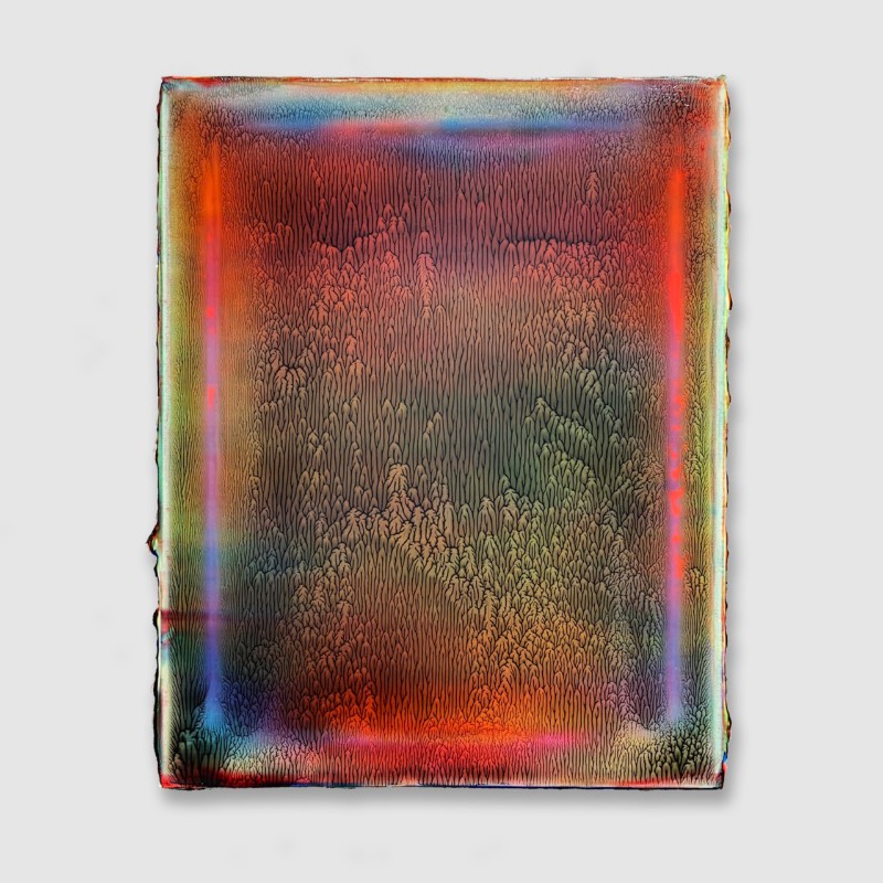 A principal ferramenta de Ryan Crotty é uma peça especial de plexiglass que ele usa como um rodo para raspar a tinta na superfície de uma tela. Quando esse rodo é pressionado contra a estrutura de suporte atrás da tela, a tinta é quase totalmente removida enquanto o centro da tela flexiona sob a pressão para aceitar graus maiores de tinta. Esse processo é repetido inúmeras vezes e com várias cores e camadas para criar um revestimento com espessura suficiente para produzir uma superfície semelhante a vidro com outras transições de cores.
