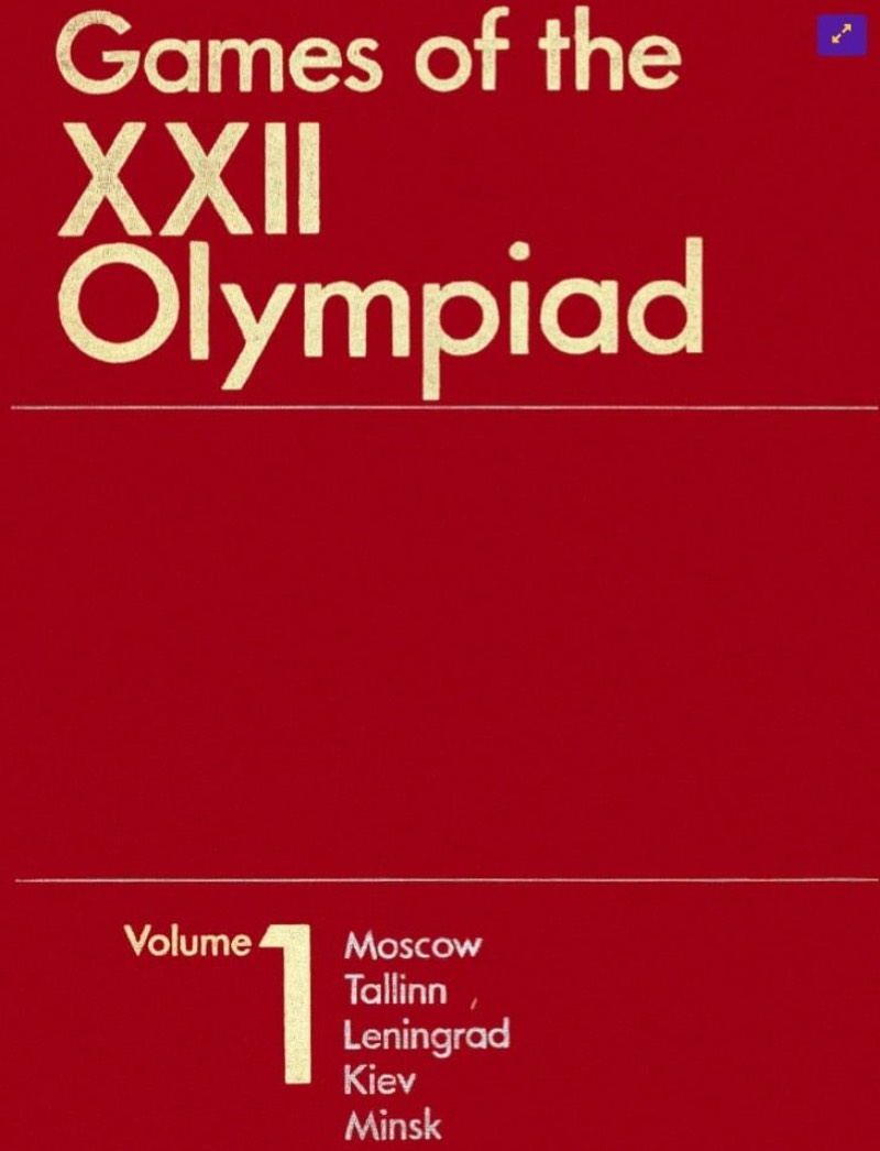 O logo e o grid das Olimpíadas de Moscou em 1980, no design de Vladimir Arsentyev, consiste de uma seção de uma pista de corrida que levanta para se tornar uma das típicas silhuetas arquitetônicas de Moscou. Além disso, o design é finalizado com o embleme Olímpico e seus cinco anéis em apenas uma cor e uma estrela de cinco pontas acima de tudo. 