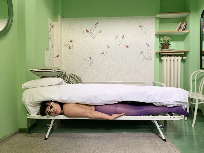 Giuseppe Palmisano cresceu no sul da Itália, cercado de histórias fantásticas, uma simbologia católica, folclore e tradições locais. O teatro e a performance pareciam se misturar com a rotina do dia a dia. Foi com isso em mente que ele acabou se juntando a um grupo de teatro assim que mudou para Roma.