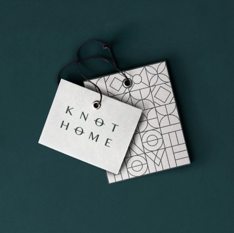 A Knot Home é uma loja online que oferece tapetes persas com um visual moderno, servindo como uma conexão entre os produtores e o resto do mundo através de seu serviço de entrega. Seus produtos são uma perfeita combinação da riqueza da antiguidade com a elegância moderna e foi isso que o noruegues da Tank tentaram combinar com o design que você pode ver logo abaixo. 