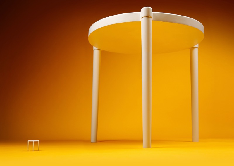 Devido a uma colaboração particular entre a Ikea e Pizza Hut, você já pode comprar uma versão em tamanho real daquelas pequenas mesas que protegem sua pizza de ser amassada e grudar na embalagem. Isso é de verdade, você leu certo. O único problema é que você precisa estar em Hong Kong para que essa compra seja possível, o que pode ser um problema. 