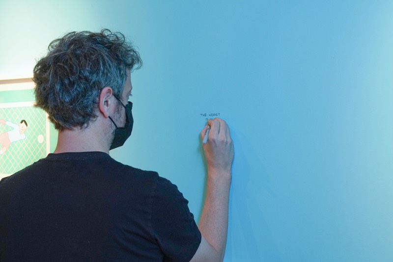 Através de uma colaboração da Sothebys com a AllRightsReserved, o trabalho do espanhol Joan Cornella? chega a Hong Kong com uma exposição que recebeu o belíssimo nome de My Life Is Pointless. Nessa exposição agendada para o final de um conturbado ano para todos, o artista expõe seus novos trabalhos que envolvem grandes painéis, pinturas e esculturas de bronze.