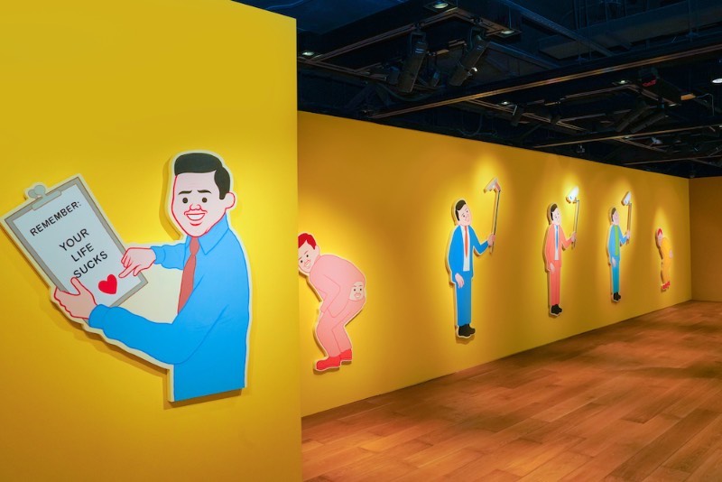 Através de uma colaboração da Sothebys com a AllRightsReserved, o trabalho do espanhol Joan Cornella? chega a Hong Kong com uma exposição que recebeu o belíssimo nome de My Life Is Pointless. Nessa exposição agendada para o final de um conturbado ano para todos, o artista expõe seus novos trabalhos que envolvem grandes painéis, pinturas e esculturas de bronze.